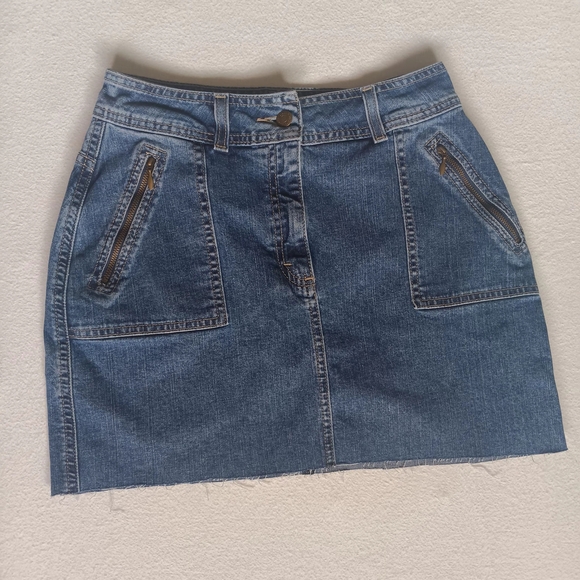 Eddie Bauer Dresses & Skirts - Eddie Bauer Zipper Pocket Denim Mini Skirt Size 6 Blue Casual Utility A Line